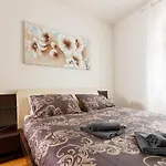 Apartment La Casa Di Dorina - Il Della Civetta - Bernina Express Stazzona