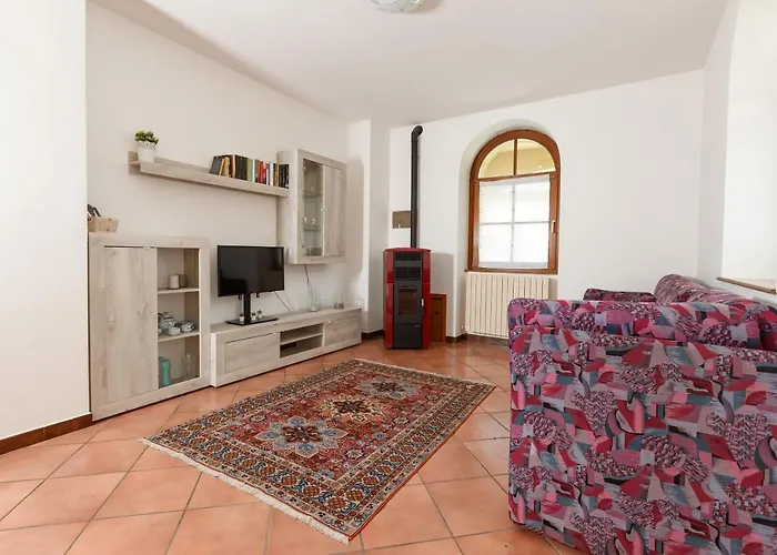 Lägenhet Il Com0' Della Civetta - La Casa Di Dorina Stazzona